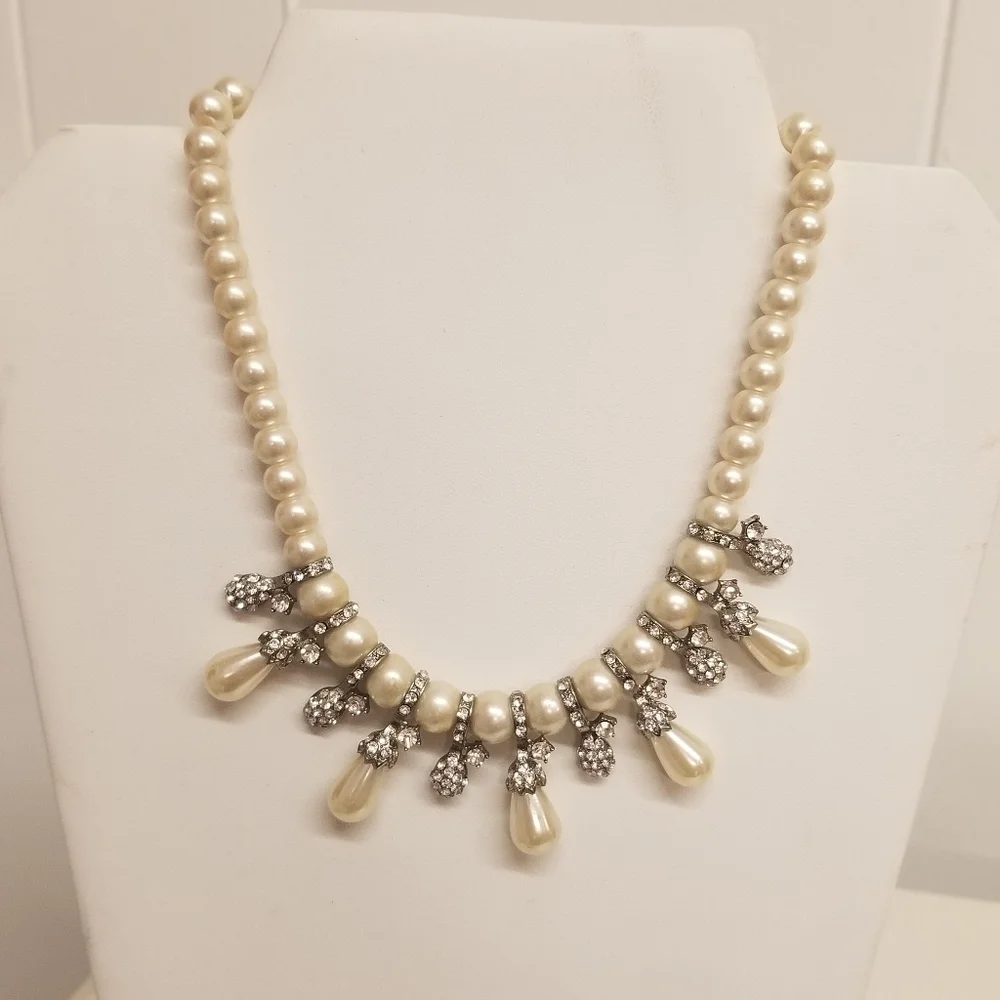 VINTAGE FAUX PEARL & RHINESTONE STATEMENT NECKLACE & BRACELET SET